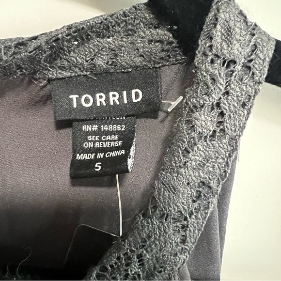 Torrid Georgette Lace Inset Mock Neck
Тор, New with Tags - Picture 5 of 5